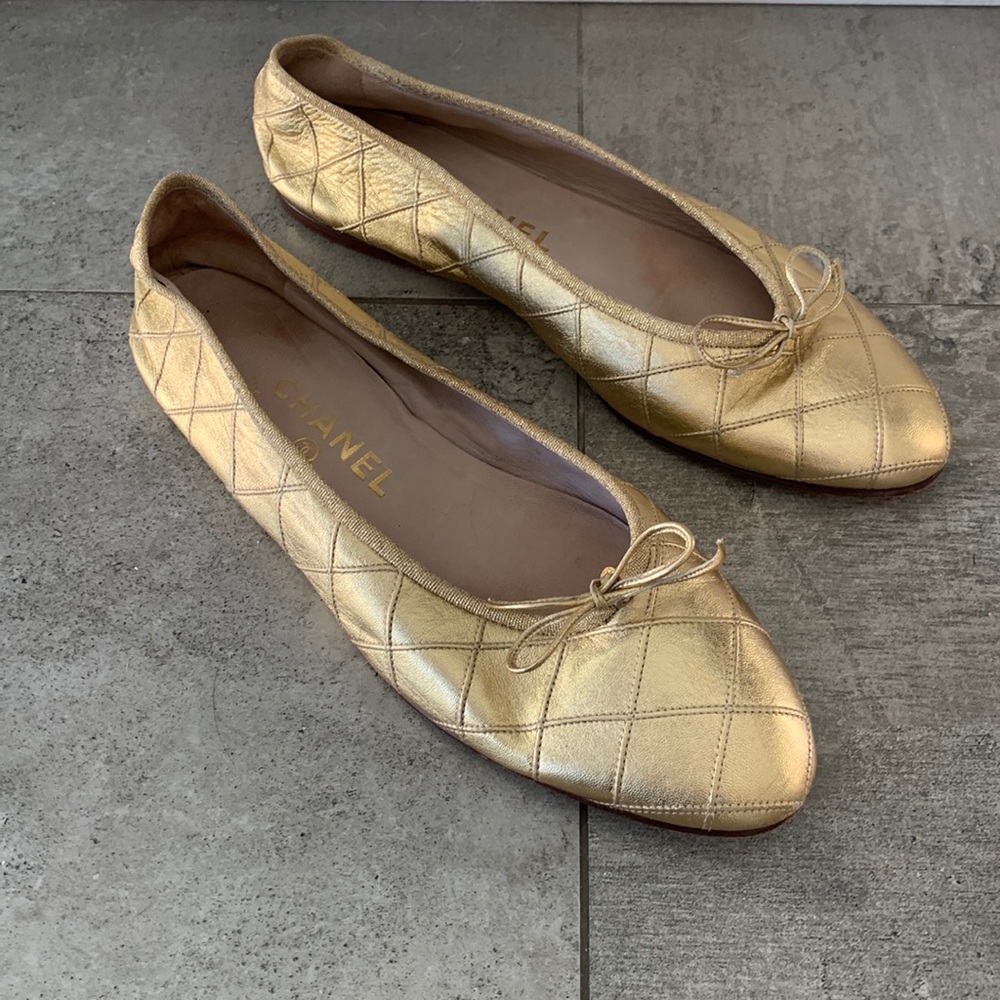 Gold Chanel ballet flats size 40EU 10US